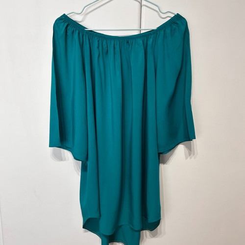 Green sleeve blouse like new, sizes 2XL-3XL