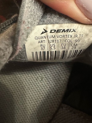 Παπούτσια ποδοσφαίρου αγοριού Demix μεταχειρισμένα, μέγεθος 38