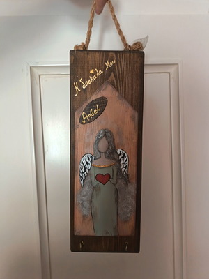Wall decor with hooks like new