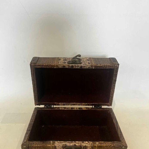 Decorative storage box used, synthetic leather 8.5x10.5