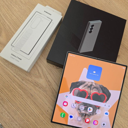 Samsung Galaxy Fold 6 512GB Silver used with accessories and new parts