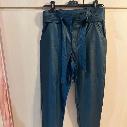 Forever Young The Label set faux leather cypress green, like new, size M