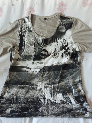 Women's blouse XL like new with arty landscape collage design