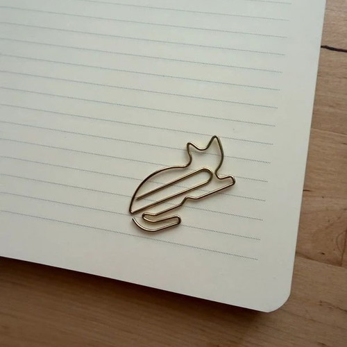 Cat paper clips set of 5 new, gold coloured wire