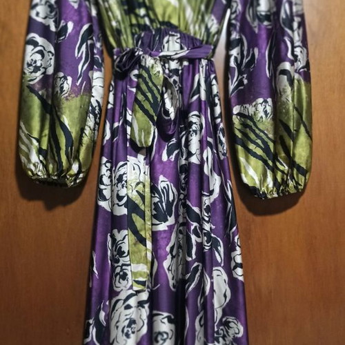 Satin evening dress floral size large with belt like new