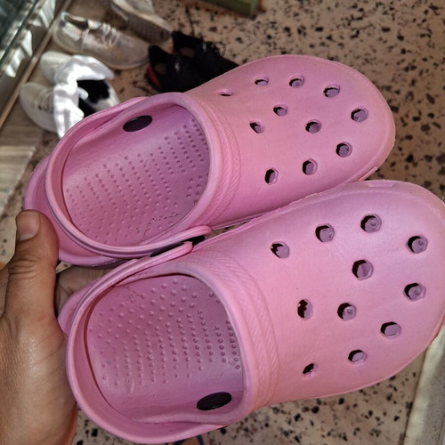Beach slippers for girls size 27 used, baby pink