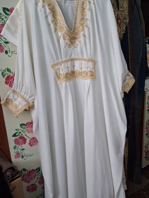Moroccan Kaftan white with gold, like new, size L