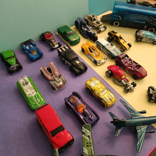 Hot Wheels lot of 29 diecast cars, planes and trucks