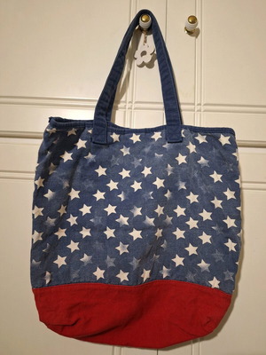 Canvas shoulder bag TerraNova with American flag design like new
