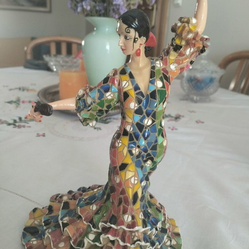 Flamenco dancer figurine hand-painted, like new, Barcino style