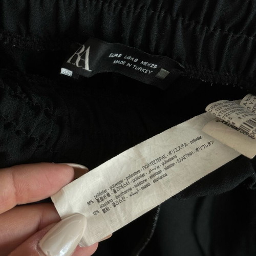 Zara pants like new, black with elastic at bottom, size S