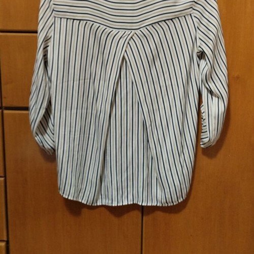 Stradivarius striped blouse M used with V neckline
