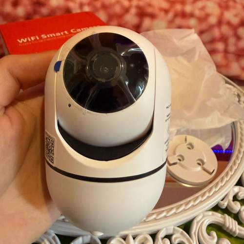 WiFi Smart Camera like new with night vision and motion detection