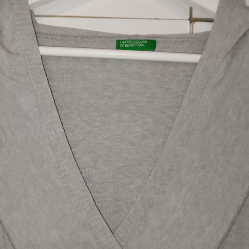 Benetton gray v neck blouse with hood used, size M