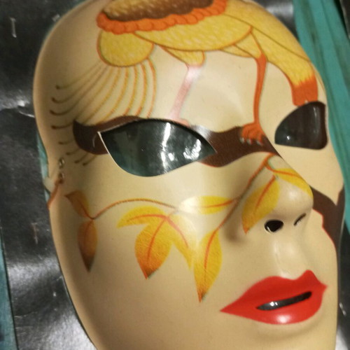Vintage plastic carnival masks used, pack of 7