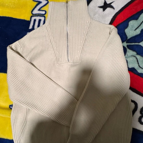 Zara men's sweater size L like new, cream with zipper