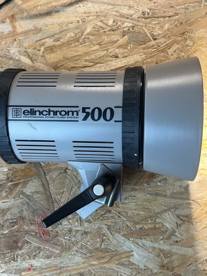Elinchrom 500 Classic studio flash unit used with soft box