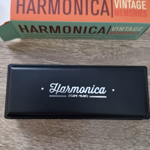 Harmonica Legami Milano with original case