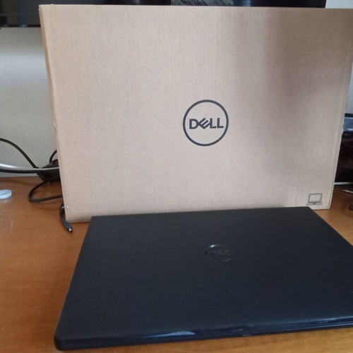 Dell Inspiron 3576 laptop i5 8250U 8GB RAM 750GB HDD AMD Radeon 520
