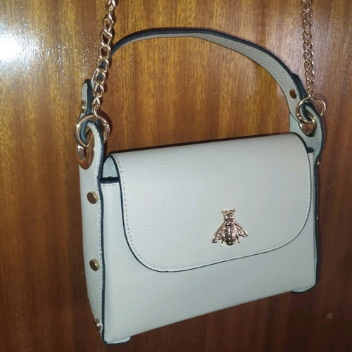 Beige shoulder bag like new with detachable strap