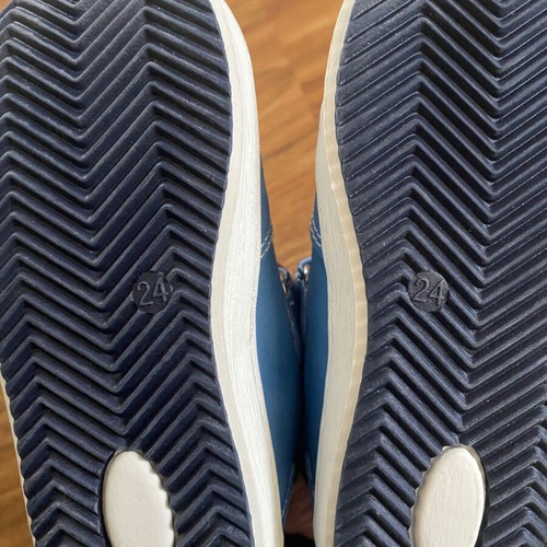 Bobbi shoes blue new, unworn