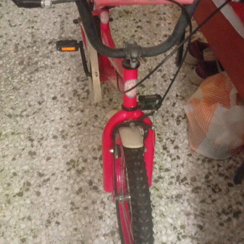 Trail girls bicycle used, V-Brakes, needs tire inflation, no stand