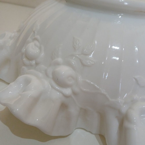 Opaline fruit bowl Fendon style, like new, white with embossed flowers