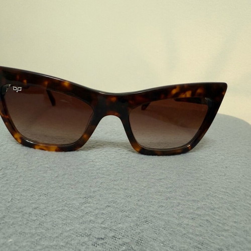 Ojo sunglasses like new