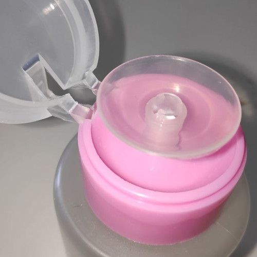Liquid containers with pump, new, pack of 4
