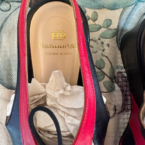 Vavoulas leather platform sandals like new, black and red