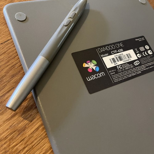Wacom Bamboo One CTF-430 graphics tablet used, ideal for Osu!