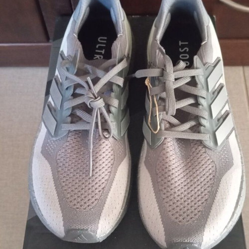 Adidas Ultraboost 5 W running shoes, grey/silver, size 41 1/3