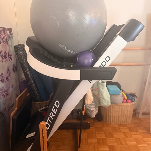 ProTred MR-900 Electric Folding Treadmill like new, 3hp, 16km/h