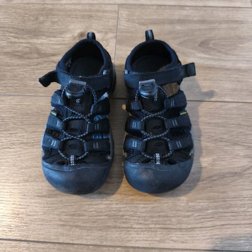 Keen Newport H2 size 30 used black sandals for kids