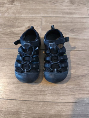 Keen Newport H2 size 30 used black sandals for kids