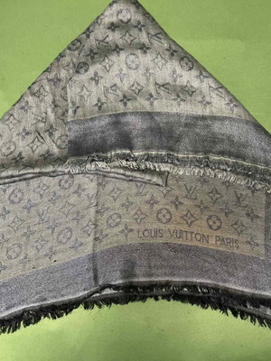 Louis Vuitton φουλάρι μεταχειρισμένο, αυθεντικό, διαστάσεις 136x132