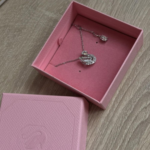 Swarovski silver swan necklace new from collection