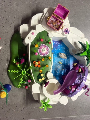 Playmobil Fairy Lake used, chest with damage