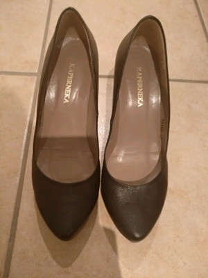 Γόβες μεταχειρισμένες μέγεθος 39 μαύρες