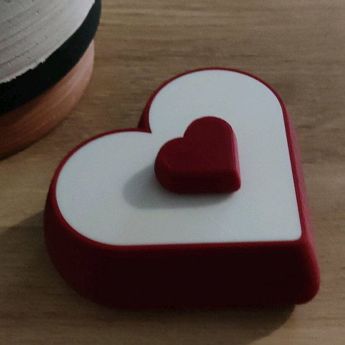 Gift box for accessories heart-shaped new