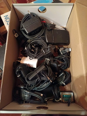 Mobile chargers used, set of 18 with various plugs