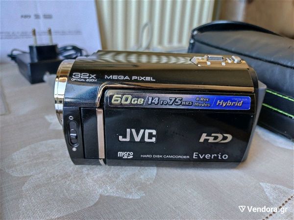  vinteokamera JVC Everio GZ-MG465 BE, sklirou diskou 60GBke 32X OPTICAL ZOOM. me tilechiristirio , thiki, vivlio odigion ke ola ta parelkomena. agorastike to 2011. aristi litourgia