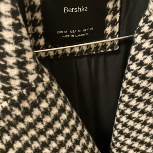 Bershka 3/4 coat size M like new, black and white