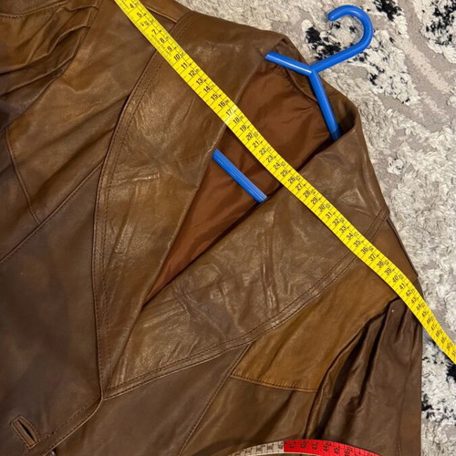 Leather jacket size M brown like new