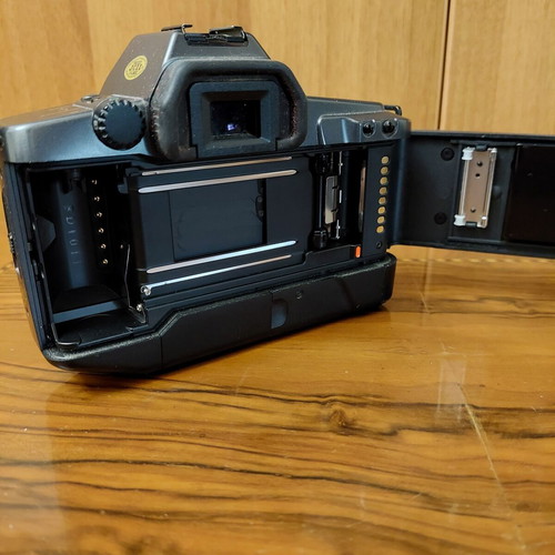 Canon EOS 600 film camera body used