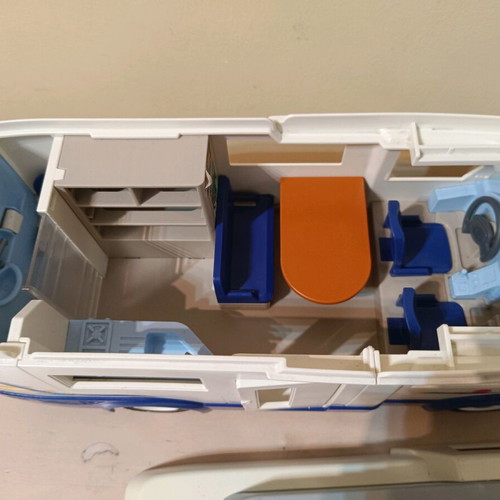 Playmobil camper used missing front lights