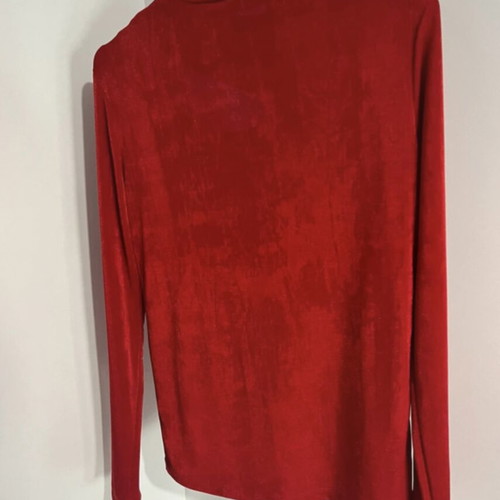Toi&Moi red blouse with cutout, like new