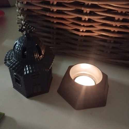 Lantern with cross metal like new, durable