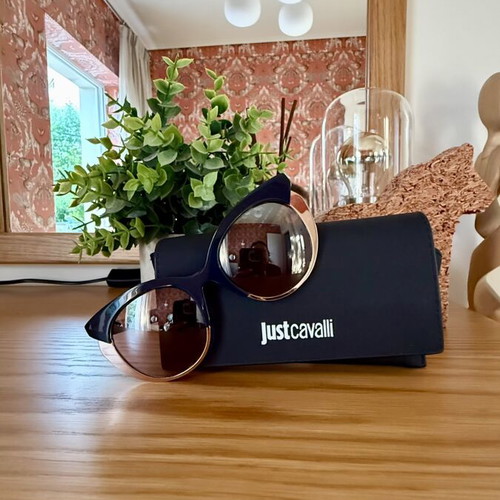Just Cavalli Cat-Eye Sunglasses Like New, Black Frame, Brown Gradient Lenses