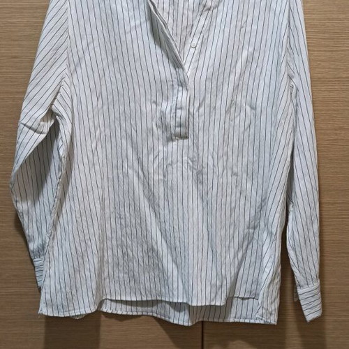 Striped blouse like new, white and black, size XL